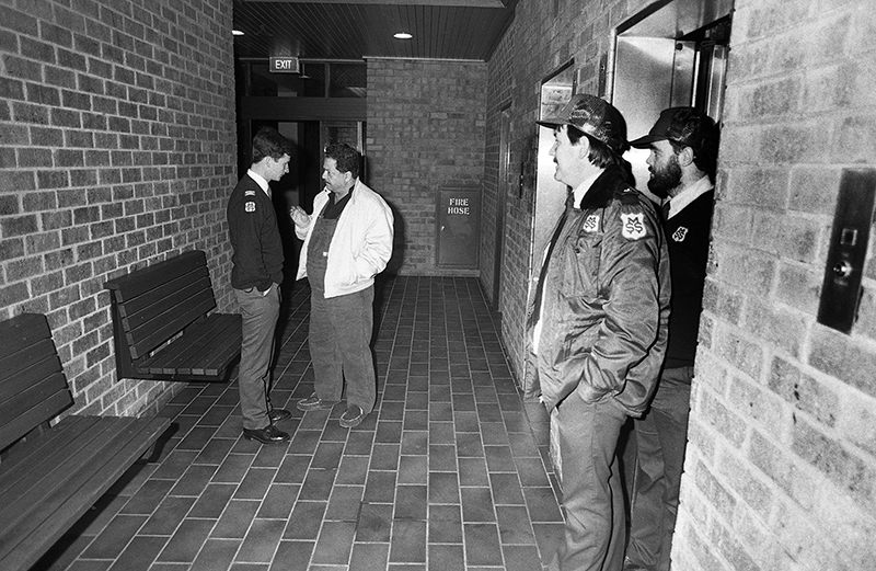 Life in an Inner Melbourne Housing Estate, 1986: Australia : Richard Moore : Journalist : Photographer :